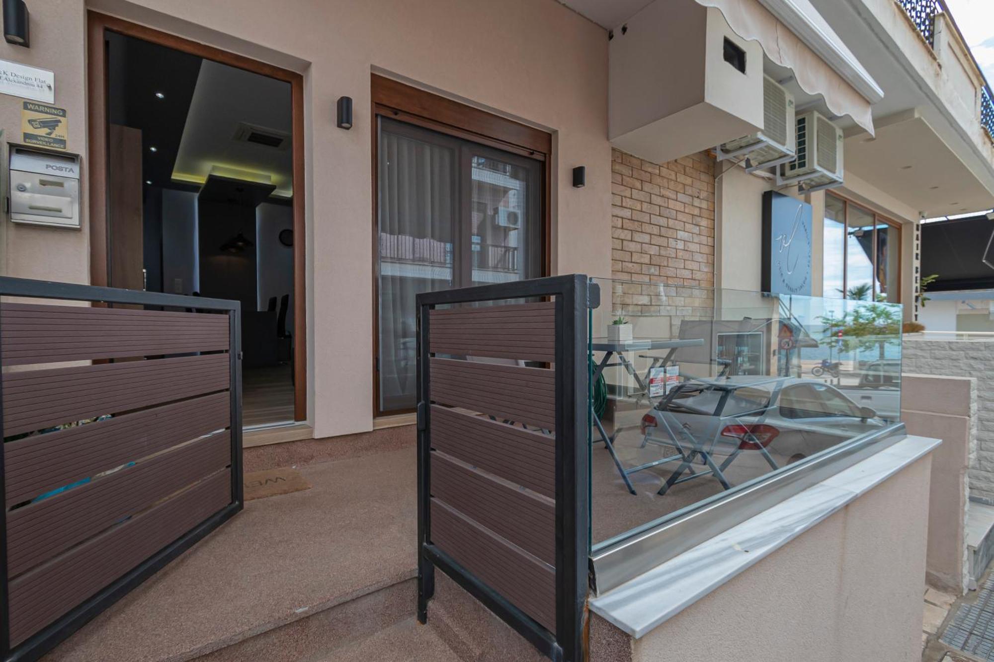 P & K Design Ltd Flats By Rentals Pro Services - Неа-Муданія Екстер'єр фото