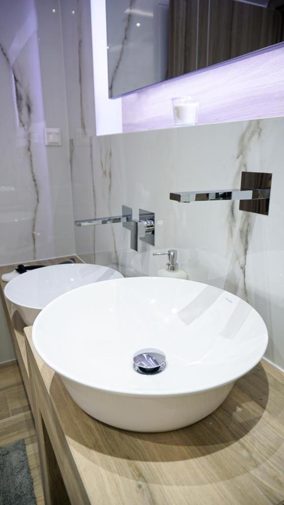 P & K Design Ltd Flats By Rentals Pro Services - Неа-Муданія Екстер'єр фото