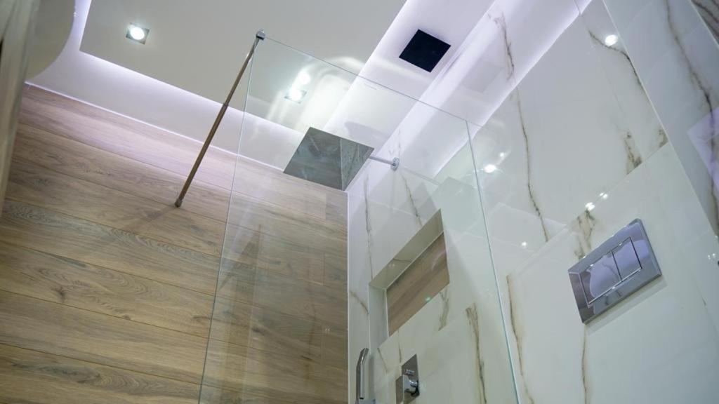 P & K Design Ltd Flats By Rentals Pro Services - Неа-Муданія Екстер'єр фото